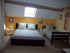 2 bedrooms, free WiFi, bed sheets