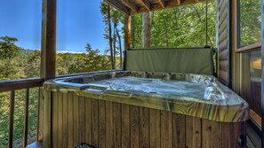 Cabin, 3 Bedrooms | Private spa tub
