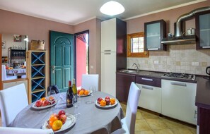 Refrigerador, microondas, parrilla de estufa y lavavajillas 