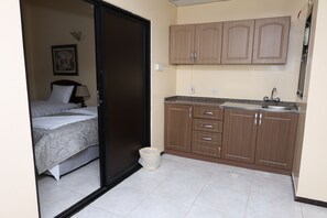 Basic Studio Suite - DEIRA PALACE HOTEL (Dubai)