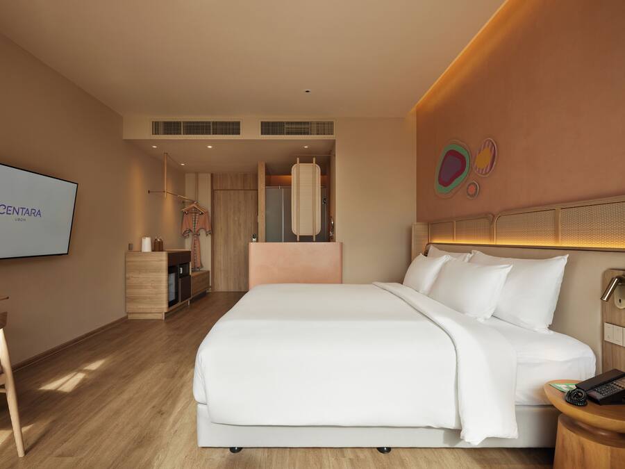 Premium bedding, minibar, in-room safe, desk