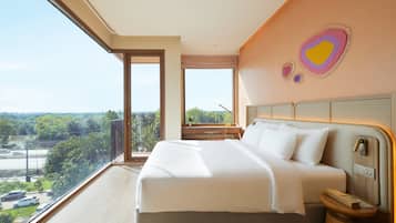 1 bedroom, premium bedding, minibar, in-room safe