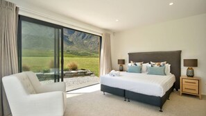 4 bedrooms, desk - The Carmina Close to Remarkables skifield (Queenstown)