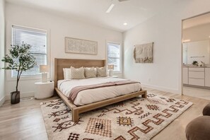 4 bedrooms, desk, iron/ironing board, WiFi