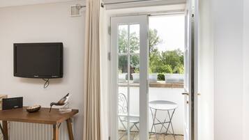 Apartment, Multiple Beds | Interior