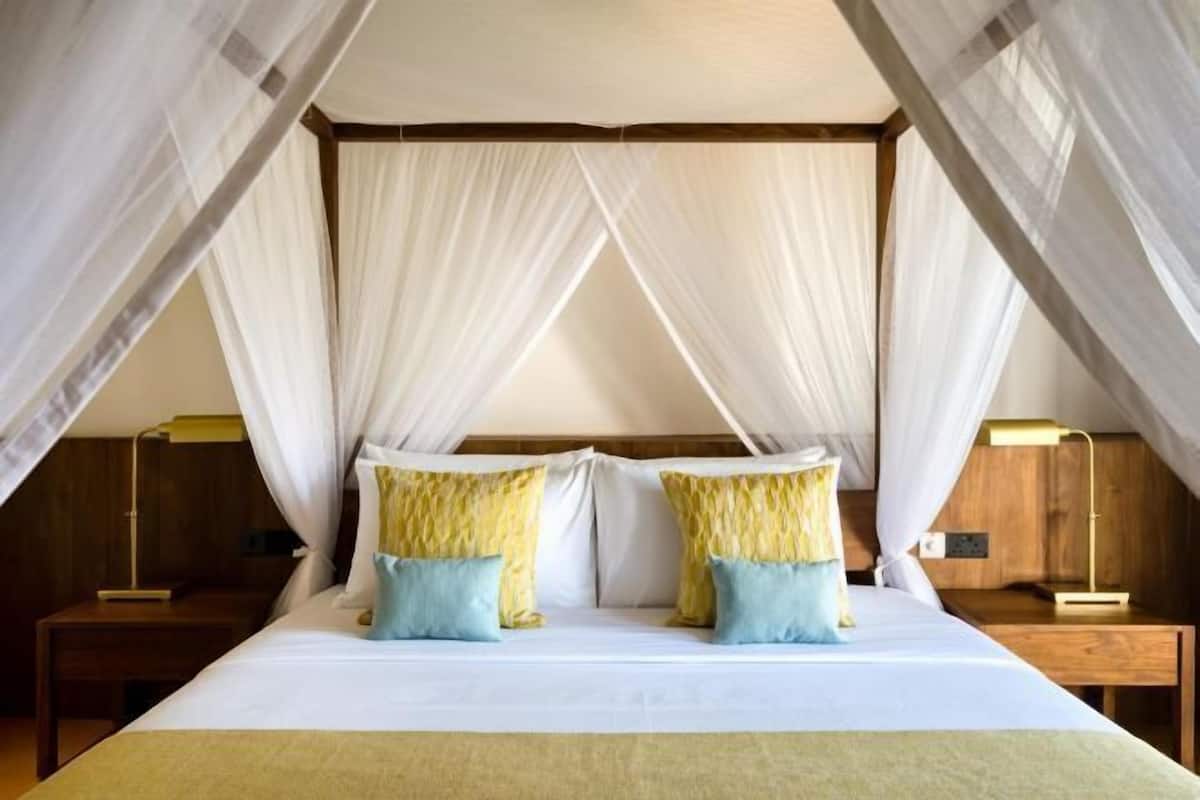 1 bedroom, Egyptian cotton sheets, premium bedding, minibar