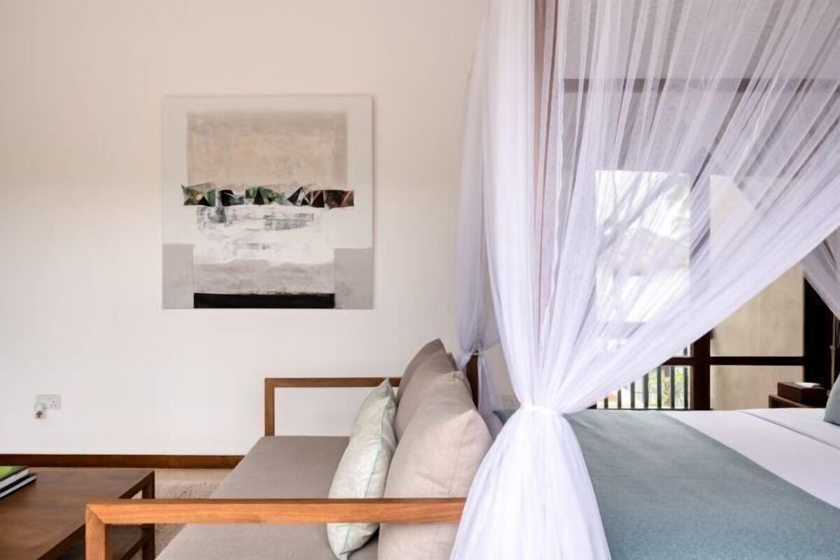 Egyptian cotton sheets, premium bedding, minibar, in-room safe