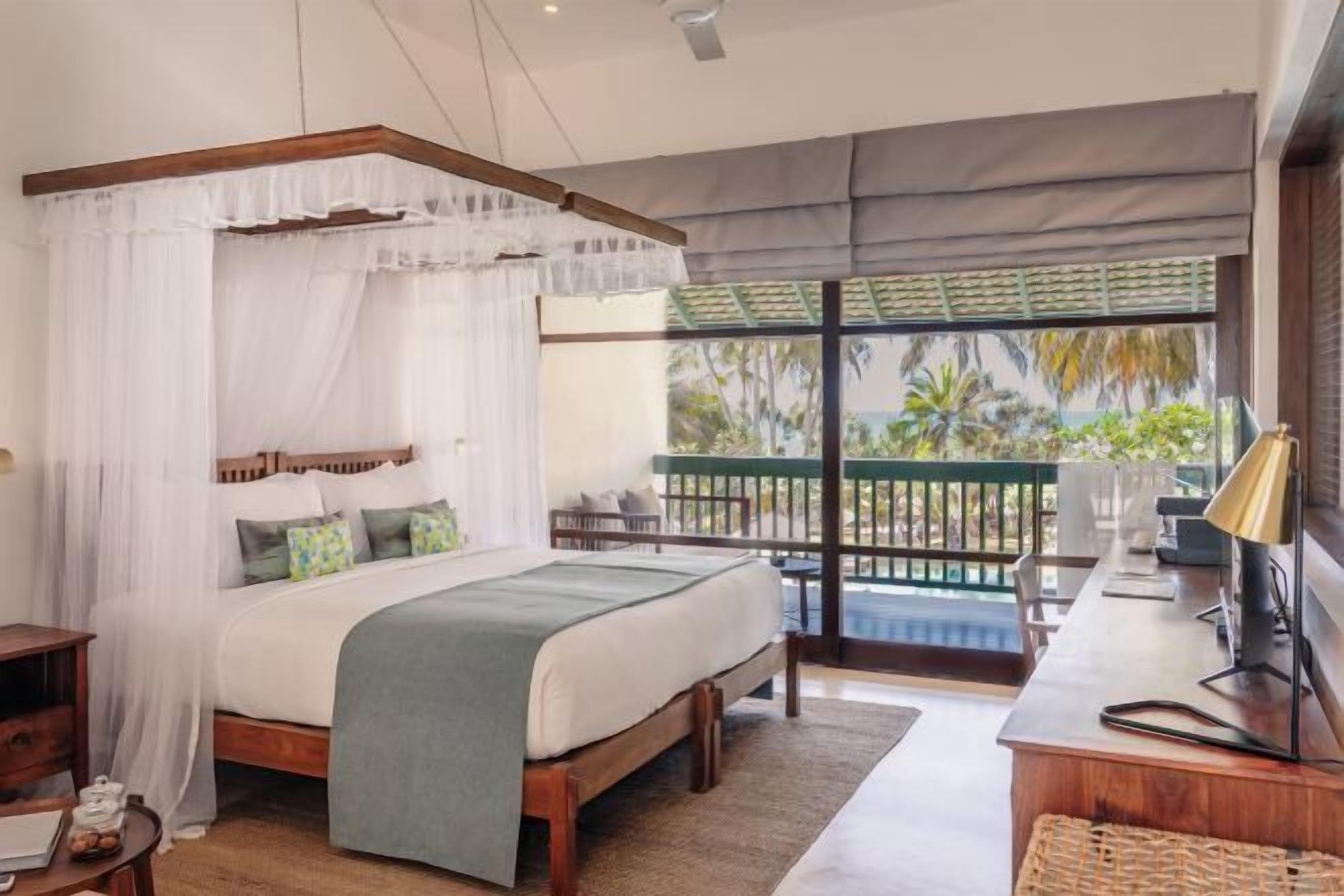 Egyptian cotton sheets, premium bedding, minibar, in-room safe