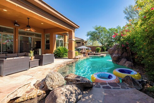 Scottsdale Desert Oasis w/ Pool, Putting Green & Outdoor Lounge | Sandflower