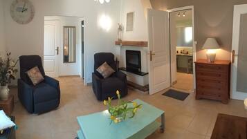 Télévision, cheminée