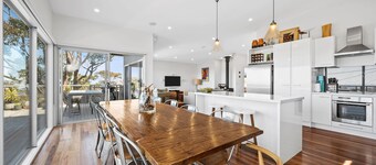 Fifth Avenue 59 - Contemporary coastal haven