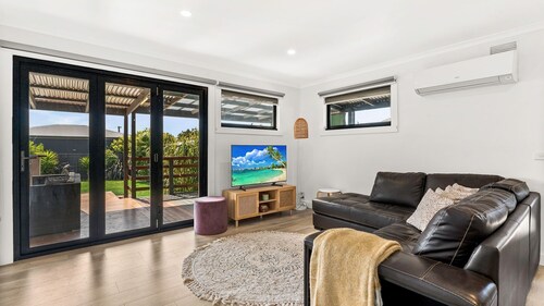 Alumuna in Cape Woolamai