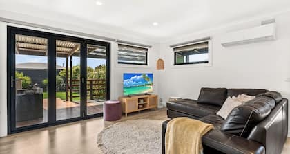 Alumuna in Cape Woolamai