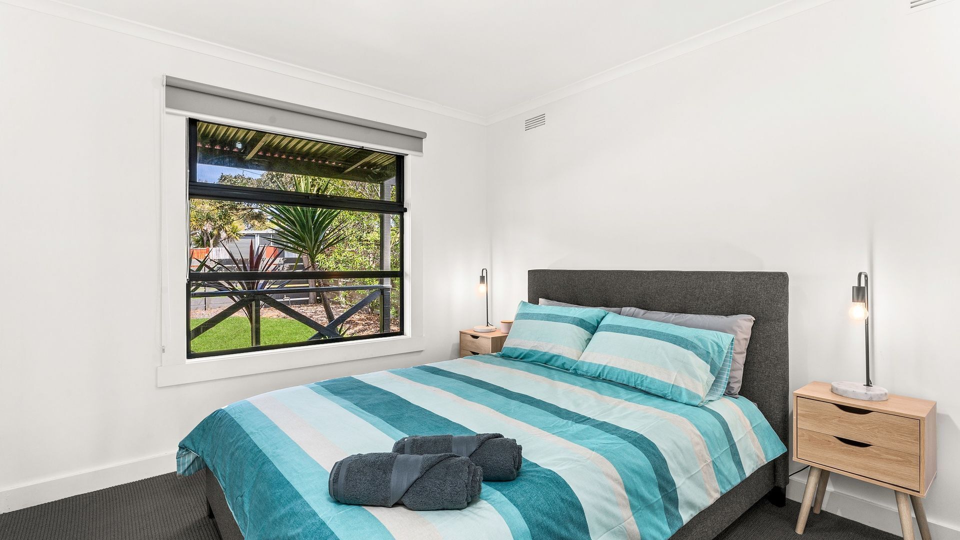 3 bedrooms, iron/ironing board, internet, bed sheets