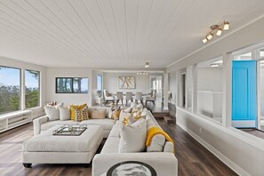 Téléviseur, foyer, bureau