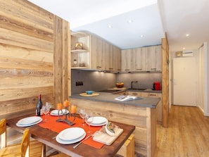Fridge, oven, dishwasher, cookware/dishes/utensils - Le Borsat (Val Claret) by Interhome (Tignes)
