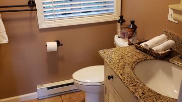 Combined shower/tub