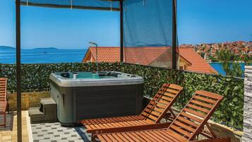 مغطس خاص في السبا