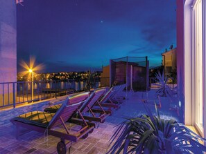 Apartment (Four Bedroom Holiday Home with Swimmi) | Exterior