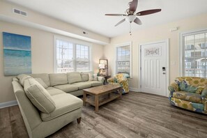 TV - Beach House (712) 200ft to beach ~ Sleeps 20 (Ocean City)