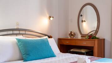 2 chambres, fer et planche à repasser, Wi-Fi gratuit, draps fournis