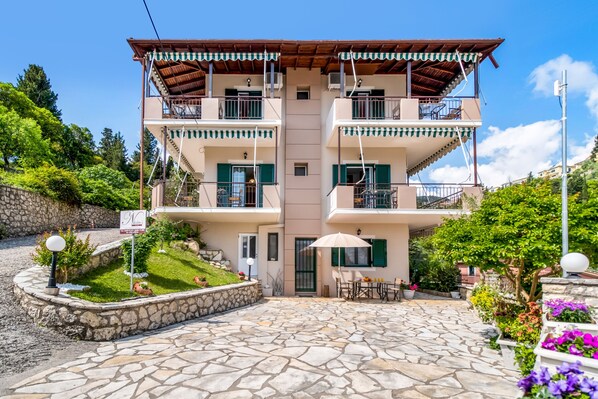 Exterior - Apartment "Nikoleta 1" with Sea View, Terrace & Wi-Fi (Lefkada)