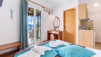1 habitación, tabla de planchar con plancha, wifi gratis y ropa de cama
