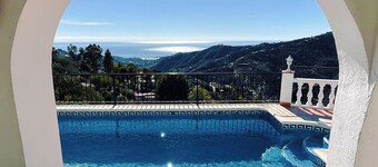 Villa "Esparragueras" with Sea View, Pool and Wi-Fi