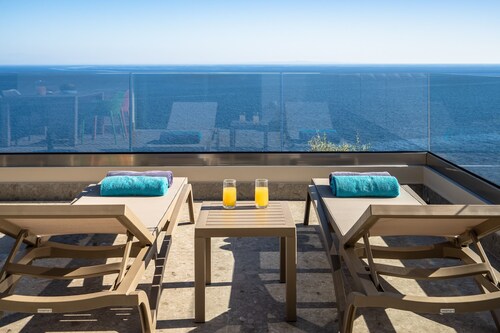 Holiday Apartment "Joy Horizon" with Sea VIew, Balconies & Wi-Fi