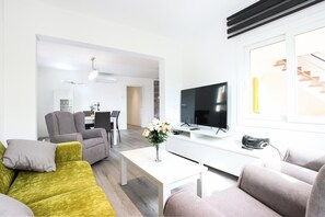 TV - Holiday Apartment "Rieres" with Terrace & Wi-Fi (PORT POLLENÇA)