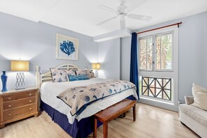 2 bedrooms, iron/ironing board, free WiFi, bed sheets - Baytowne Wharf Condo! Resort Pool, Hot Tub, Fitness Center, Grill, Beach Tram (Miramar Beach)