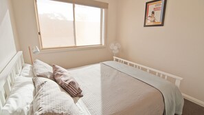 3 chambres, fer et planche à repasser, Wi-Fi, literie fournie