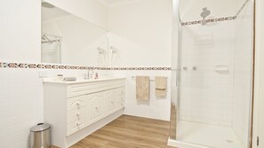 Bathtub