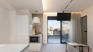 2-Bedroom Maisonette Suite with Jacuzzi | リビング エリア