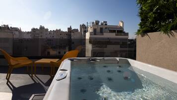 Bañera de hidromasaje privada