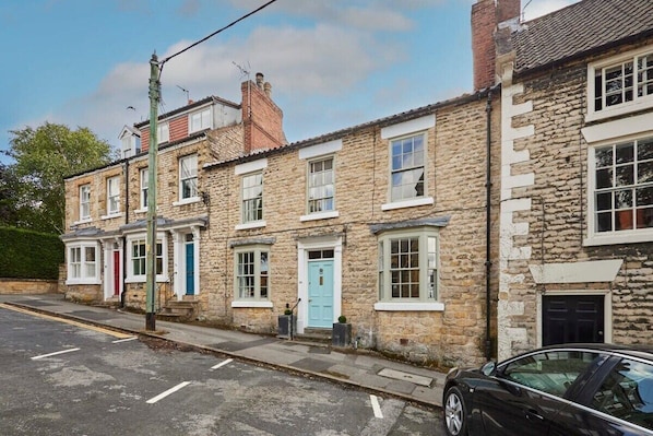 Exterior - Host & Stay | Hall Garth (Pickering)