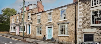 Host & Stay | Hall Garth