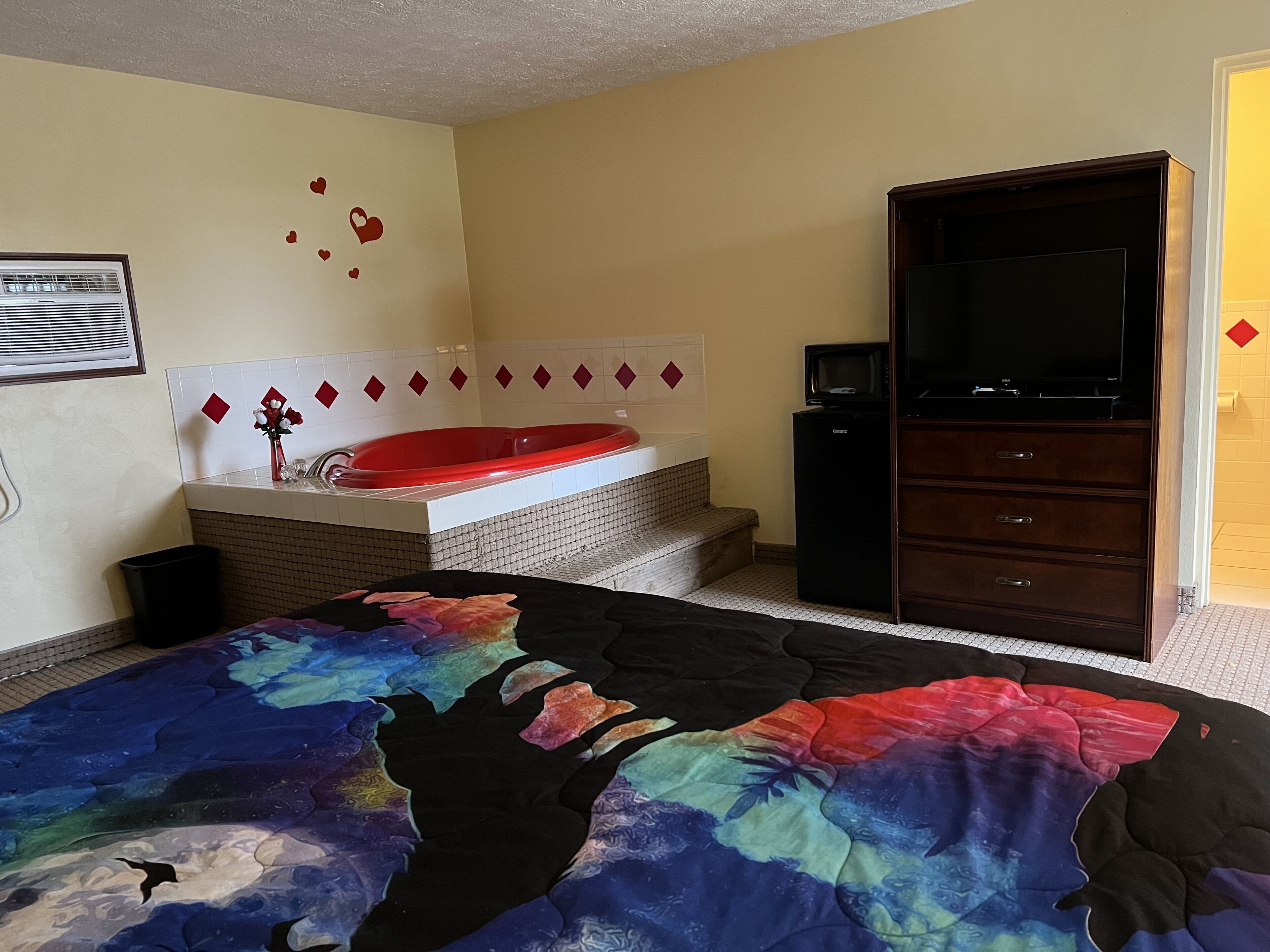Economy Single Room, Jetted Tub
