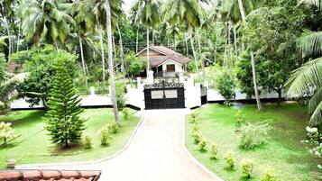 Enceinte de lâhĂ©bergement