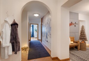 Unclassified image, 4 of 17, button