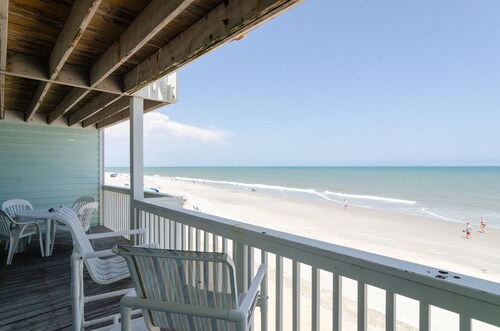 Spacious ocean front condo in Ocean Dunes!