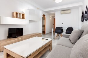 TV - 1st Line Mascarat Beach-Solarium Terrace & Pool (Altea)