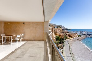 Outdoor dining - 1st Line Mascarat Beach-Solarium Terrace & Pool (Altea)