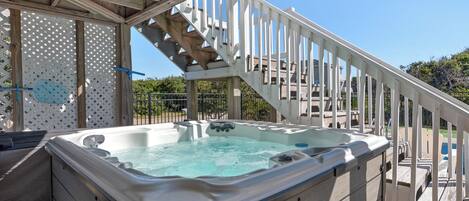 Outdoor spa tub
