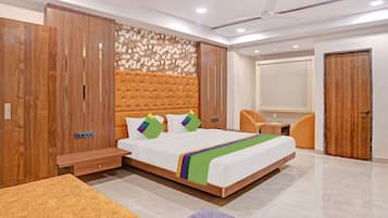 华丽客房 | 办公桌