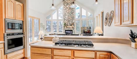 Fridge, microwave, stovetop, dishwasher