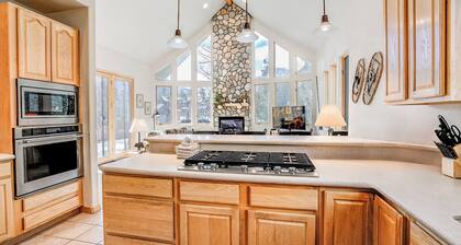 Windflower Retreat: Beautiful Dog Friendly Home