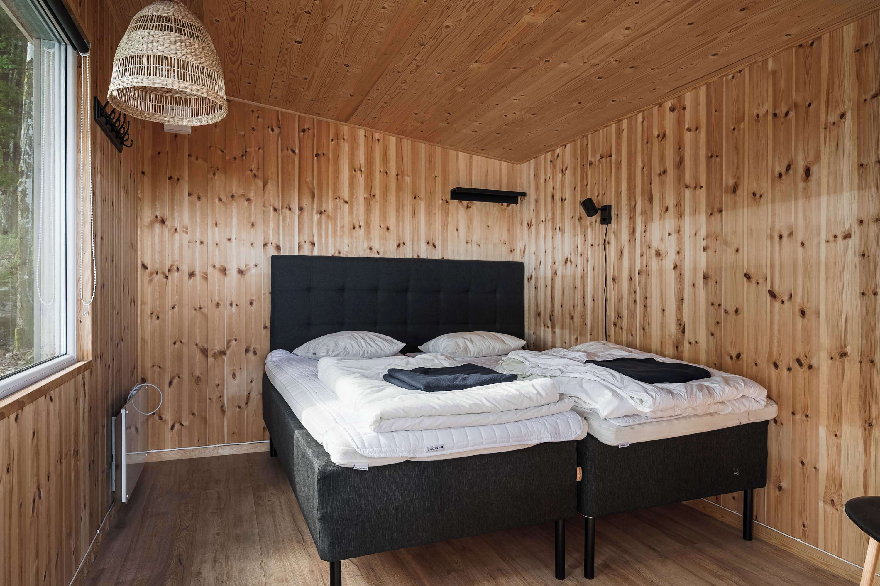 18 habitaciones, tabla de planchar con plancha, cuna de viaje y wifi 