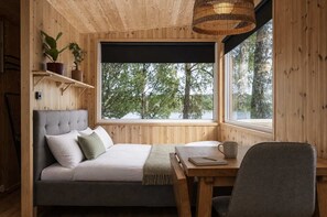 Master Cabin – lake-view bedroom; optional extra, booked separately - The beach - Bockaberg Private Resort & SPA (Floda)