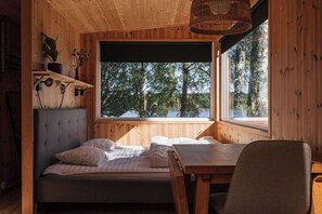 18 habitaciones, tabla de planchar con plancha, cuna de viaje y wifi 